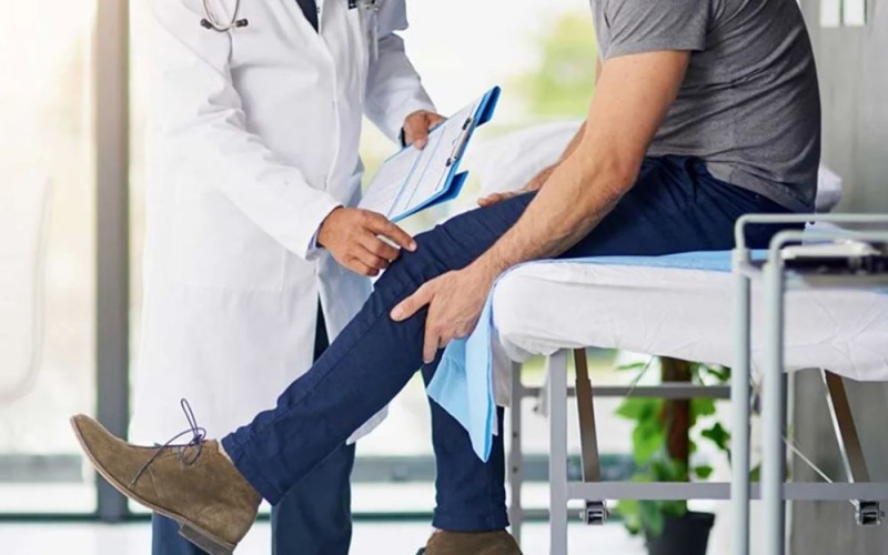 خدمات ویژه توانبخشی در کلینیک رها